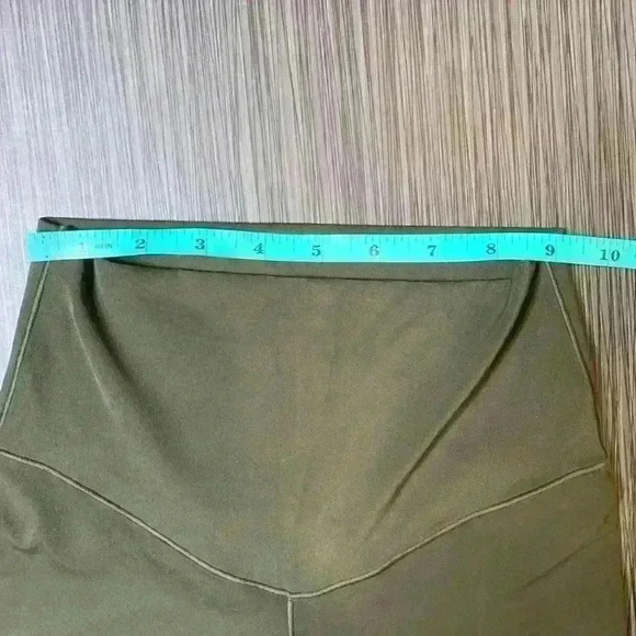 Offline by Aerie Green Real Me High Waisted V-Seam 7/8 Leggings Size S Short - Picture 4 of 11